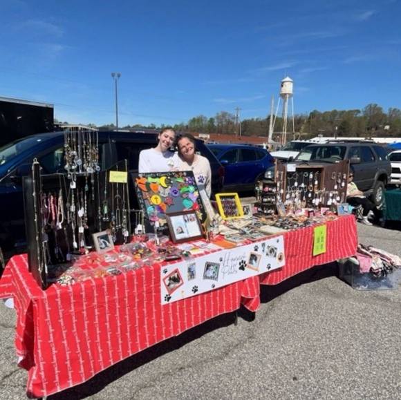 Meet your Posher, Hannah for Paws - Picture 7 of 16